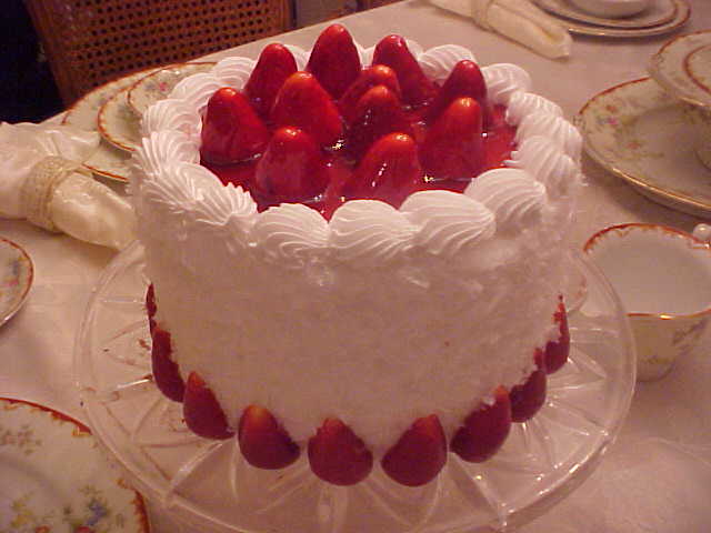 6 inch Strawberry Cake w Strawberry Border