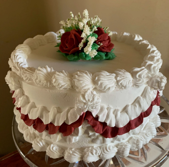 White with Red Glamorous Ruffles Cake 