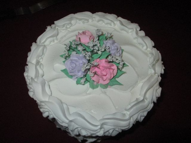 Fluffy Creamy Vanilla Cake w Pastel Roses