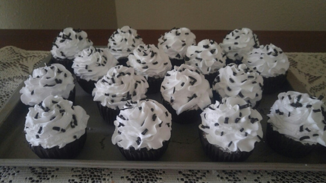 Extra Fluffy White Frosted Cupcakes with Chocolate Sprinkles