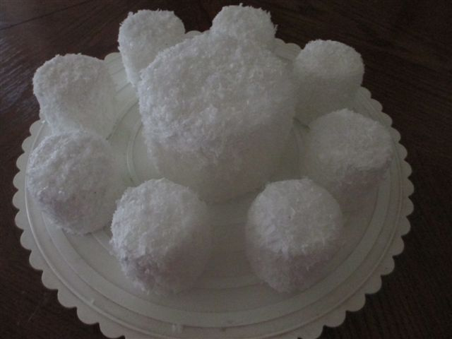 Mini Coconut Cakes 