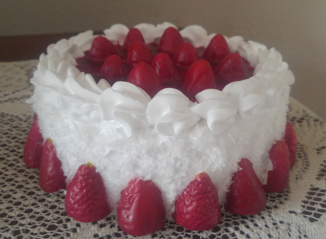 Coconut Strawberry Cake 