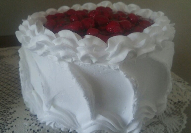 Whipped Vanilla Cake filled with Cherries